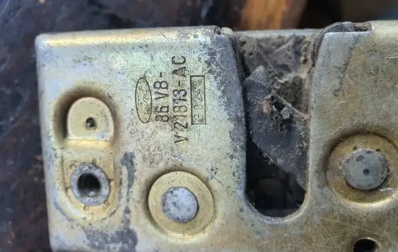 Ford Escort Rear door lock 86VB G8240 V21813AC
