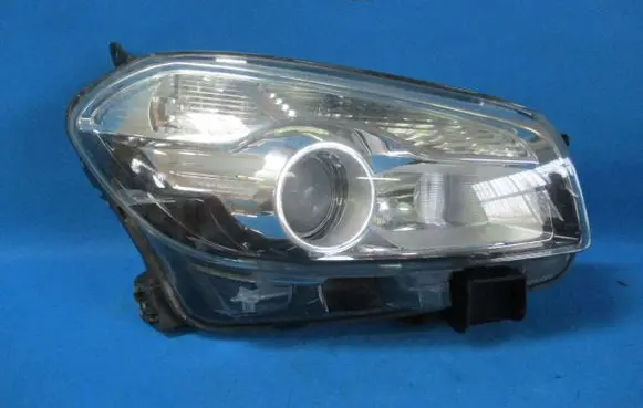 Nissan Qashqai Headlight/headlamp