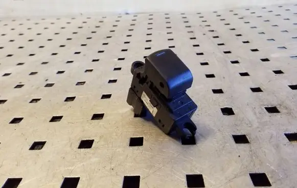 Nissan Qashqai Electric window control switch 25411JD000