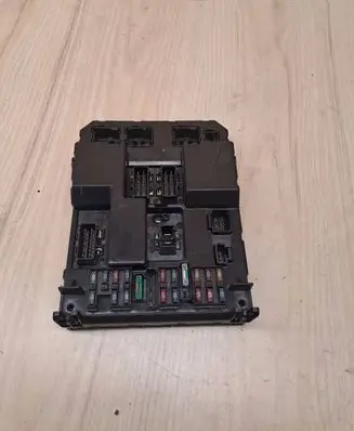 Citroen C5 Fuse module 9651197580 9651196880 00167710170503