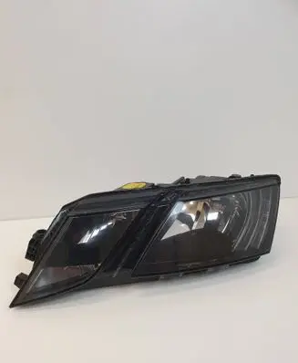 Skoda Octavia Mk3 (5E) Headlight/headlamp 5E1941015C 030110420100 LE15A6368