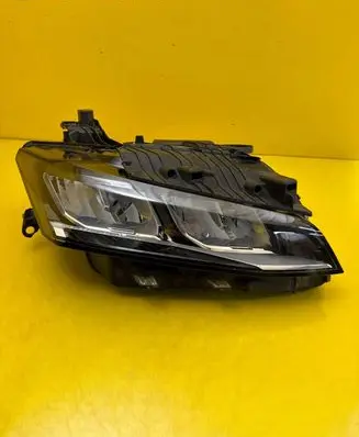 Peugeot 308 Headlight/headlamp 9851673580