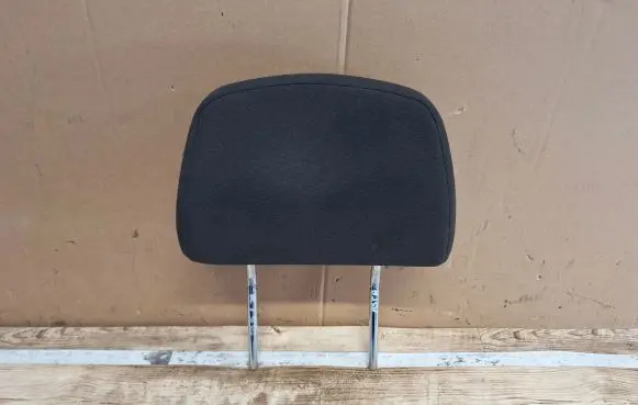 Opel Astra H Rear seat headrest 