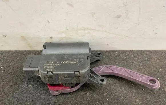 Skoda Superb B6 (3T) Air flap motor/actuator 1K2907511E 983388DE 0132801344