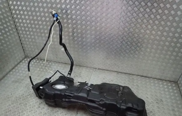 BMW M4 F82 F83 Fuel tank 