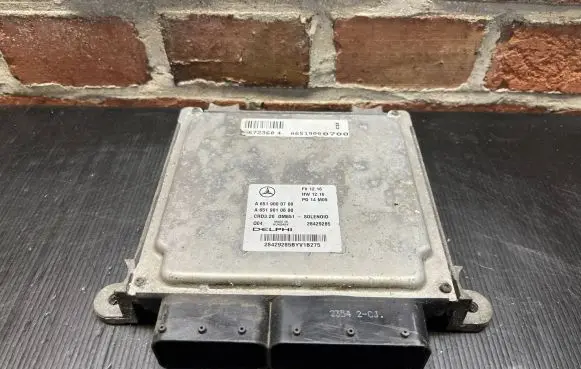 Mercedes-Benz Sprinter W906 Engine control unit/module A6519000700 28429285