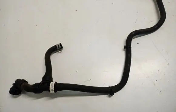 Tesla Model S Engine coolant pipe/hose 1058668-00-0