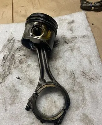 Audi A8 S8 D3 4E Piston with connecting rod 059AA