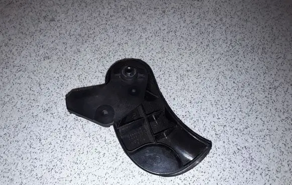 BMW 3 E46 Engine bonnet (hood) release handle 8223163