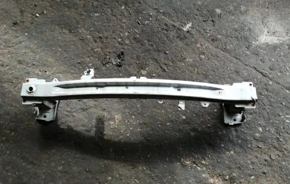 Suzuki Swift II Front bumper cross member