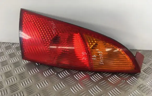 Ford Focus Rear/tail lights XS4X13404AE