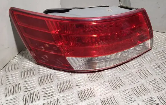 Hyundai Sonata Rear/tail lights 924013K0