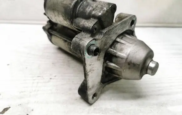 Volvo V40 Starter motor 30644972