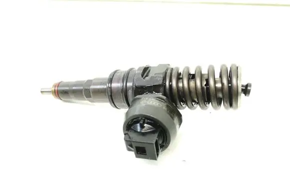 Volkswagen Golf I Fuel injector 038130073BQ 0414720312
