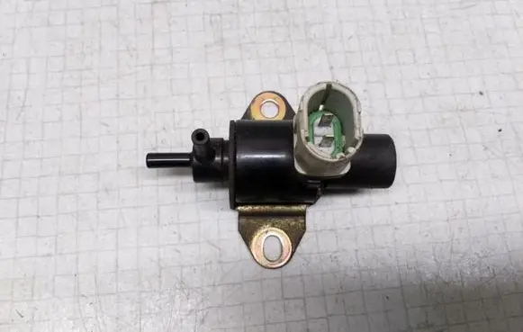 Volvo S40, V40 Turbo solenoid valve 7700275012