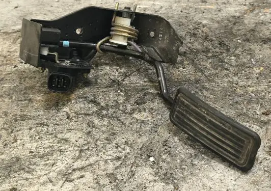 Toyota Corolla Verso AR10 Accelerator throttle pedal 7811135030