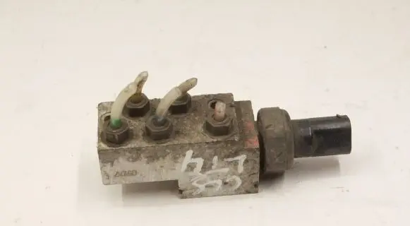 Mercedes-Benz CLS C219 Air suspension control unit module (rear) 