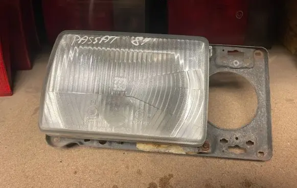Volkswagen PASSAT B2 Headlight/headlamp 302124502