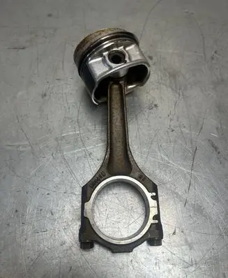 Volkswagen Golf III Piston with connecting rod 021e