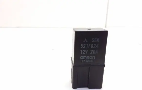 Mitsubishi Carisma Hazard warning light relay 1776D0 521F024