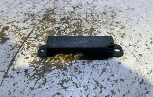 Mercedes-Benz C W205 Keyless (KESSY) go control unit/module A2059053005