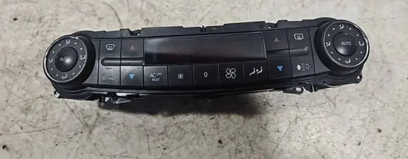 Mercedes-Benz E W211 Climate control unit 2118300685 00100903