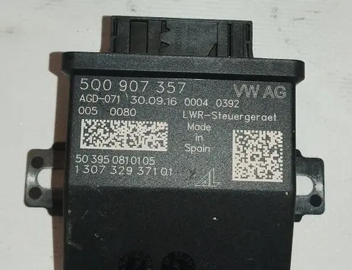 Volkswagen Polo V 6R Light module LCM 5Q0907357 130732937101 5Q0907555