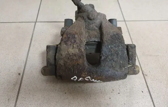 Ford C-MAX I Front brake caliper