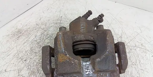 BMW 1 E81 E87 Front brake caliper 5424