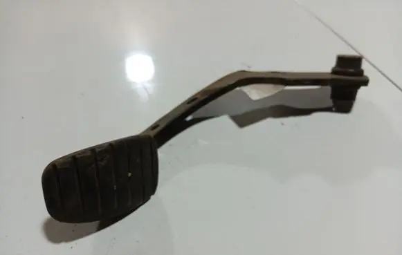 Renault Clio II Brake pedal 