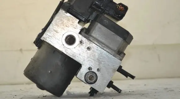 Audi A4 S4 B5 8D ABS Pump 3B0614111