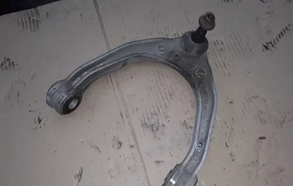 Audi Q7 4L Front lower control arm/wishbone 7L0407047A
