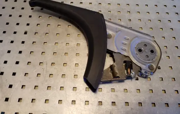 Handbrake/parking brake lever assembly