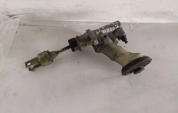 Toyota Corolla E110 Clutch master cylinder