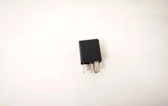 Opel Zafira A Other relay 24432680 702.21