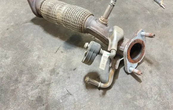 KIA Ceed Muffler pipe connector clamp 