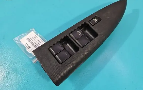 Nissan Note (E11) Electric window control switch IMPRK1593578