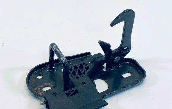 Volkswagen Caddy Engine bonnet/hood lock/latch loop/hook 1T0823480A