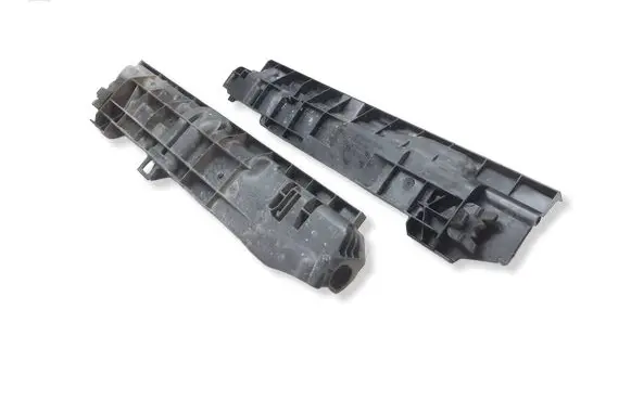 BMW 1 E81 E87 Radiator mount bracket 7524912 17107524912 7524914