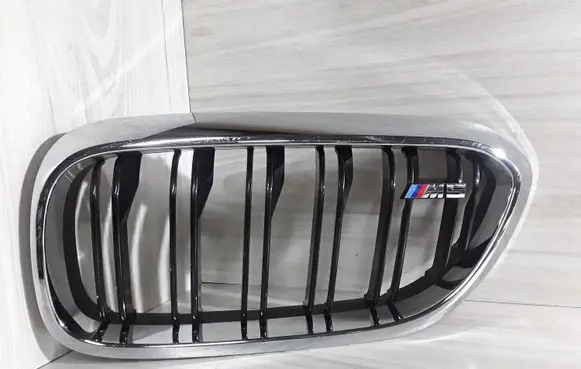 BMW M5 F90 Front bumper upper radiator grill 8063173 8063179