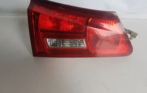 Lexus IS 220D-250-350 Tailgate rear/tail lights