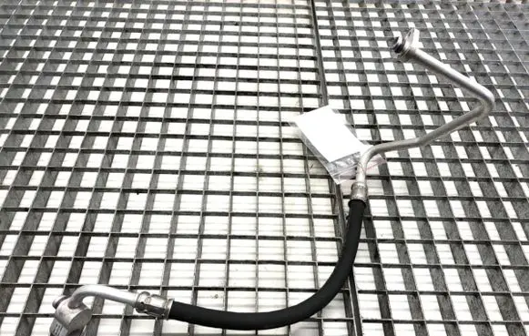 Skoda Kamiq Air conditioning (A/C) pipe/hose 2Q0816721E