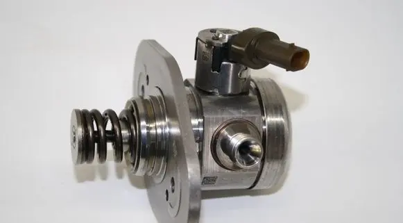 BMW X1 U11 Fuel injection high pressure pump 7934496