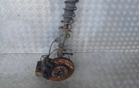Nissan Note (E12) Front wheel hub spindle knuckle