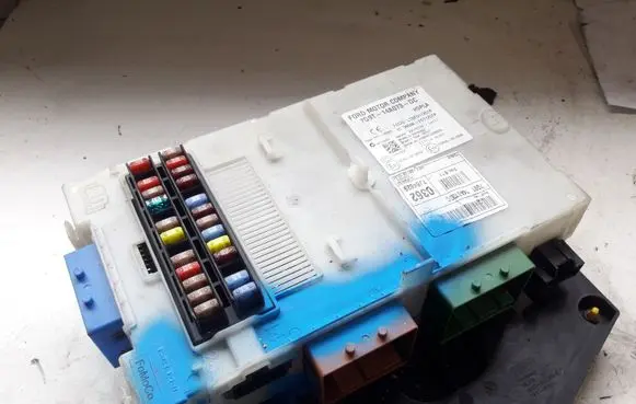 Ford Mondeo MK IV Fuse module 7G9T14A073DC