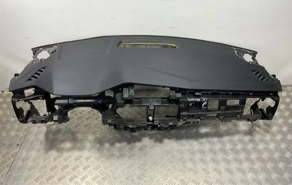 Mitsubishi Outlander IV Dashboard E3YB3XJAJE12 7030A994 650075600