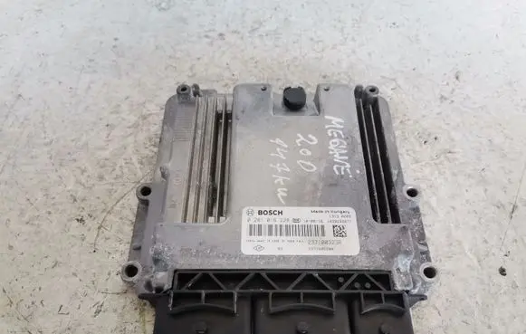 Renault Megane III Engine control unit/module 0281016228