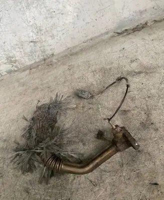 Nissan Quest EGR valve line/pipe/hose