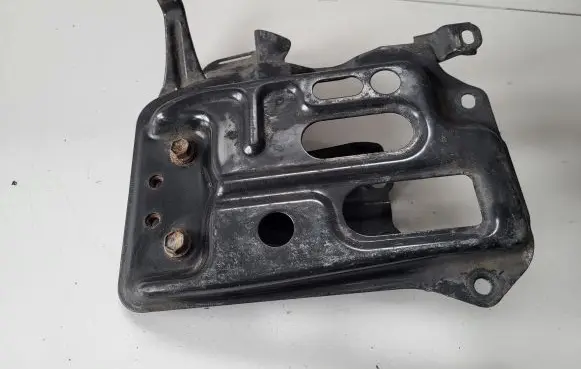 Toyota Auris E180 Battery tray 