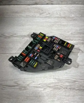 BMW 5 F10 F11 Fuse module 9252813 317033451F 02723387
